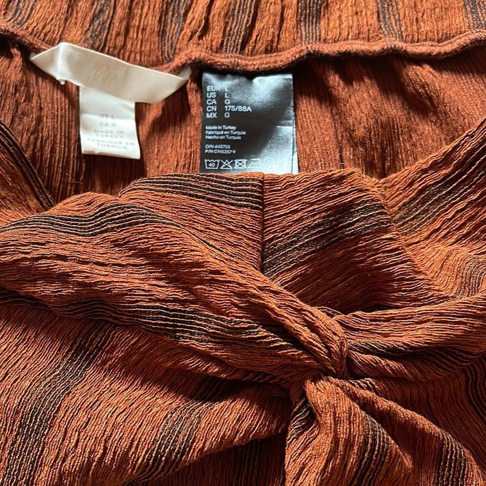 Textured Rust Knot-Detailed Skirt - Picture 5 of 5